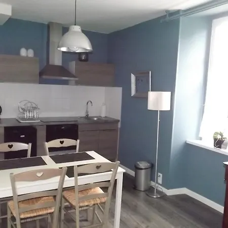 Maison Saint Michel פמפול