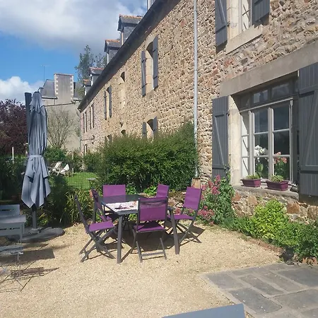 Maison Saint Michel פמפול